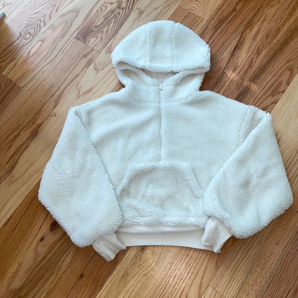 AIo Sherpa pull over style in white